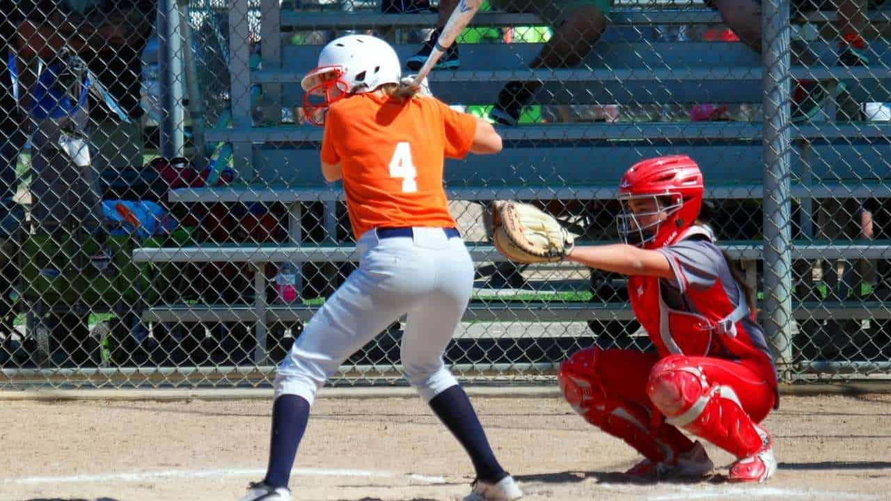 Slowpitch Vs Fastpitch Softball Bats What Is The Difference 