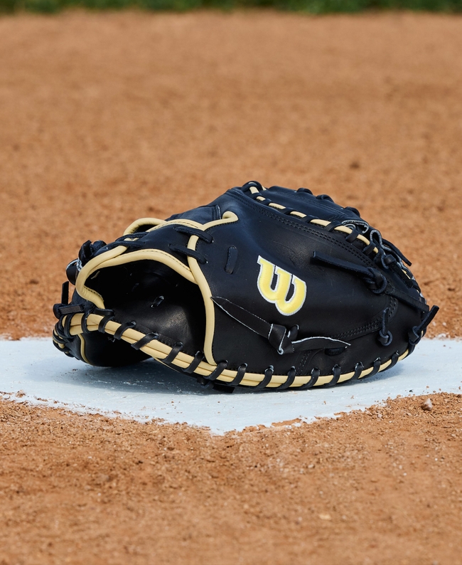Wilson A2000 catcher's mitt