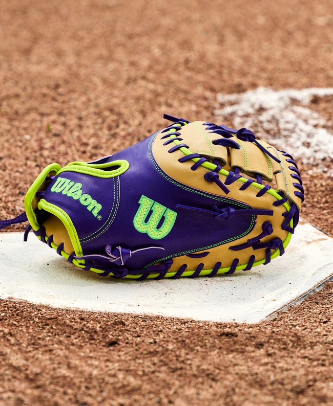 Wilson A2000 FPCM23 34-inch fastpitch softball catcher's mitt